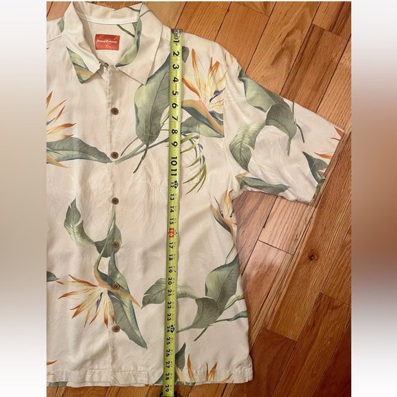 Tommy Bahama Men’s Size L Hawaiian 100% Silk Shirt Floral Bird Of Paradise - Picture 7 of 8